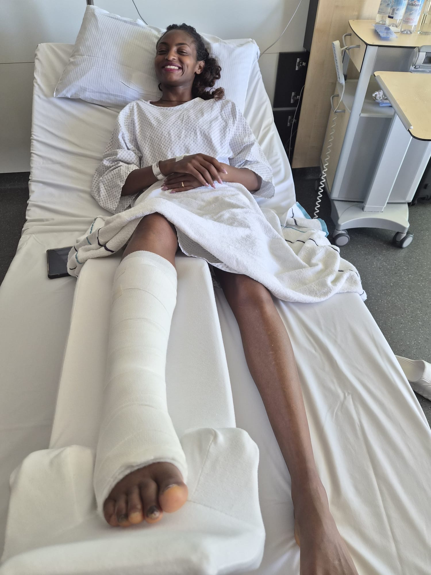 Tigist Assefa Injury: Coach Gemedu Reveals Shocking Details of Ruptured Achilles, Star Stays in Munich for Rehabilitation After Successful Surgery